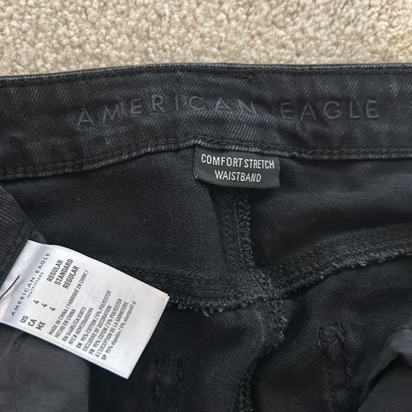 American Eagle ripped boyfriend jeans - Picture 2 of 3